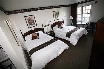 THE CHALET MOTEL OF MEQUON3