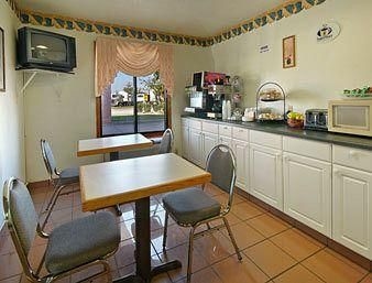SUPER 8 OFALLON MO/ST. LOUIS AREA3
