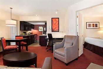 Hyatt Summerfield Suites Dallas/Las Colinas4