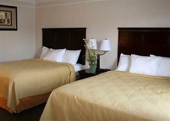 Quality Inn Kingsburg3