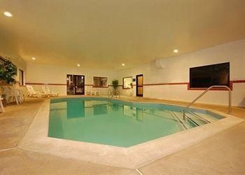 Comfort Inn and Suites2
