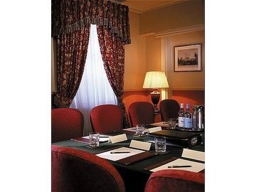 โรงแรมเมอร์เคียว ซอลส์บรี ไวท์ ฮาร์ท (Mercure Salisbury White Hart Hotel)3