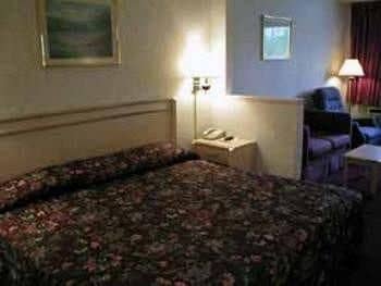 Econo Lodge Inn And Suites Econo Lodge Inn And Suites