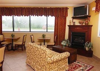 Econo Lodge Inn And Suites0