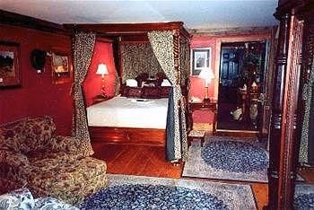 Three Chimneys Inn3
