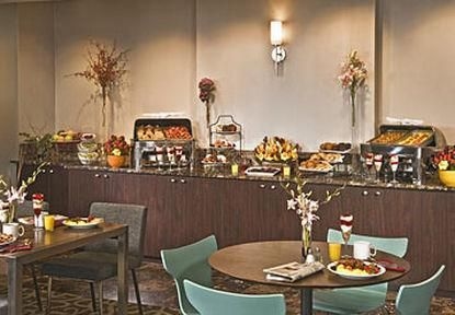 เรสซิเดนซ์ อินน์ นิวโรเชลล์ (Residence Inn New Rochelle)1