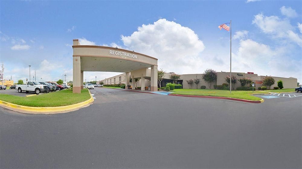 Ramada and Conference Center2