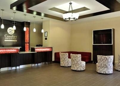 Comfort Inn & Suites2