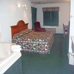 All American Inn & Suites Norwalk4