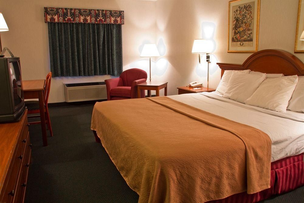 All American Inn & Suites Norwalk0