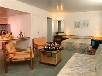 Hotel Cristina Suites4