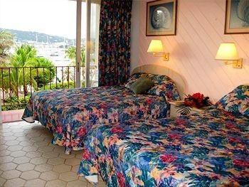 Hotel on the Cay4