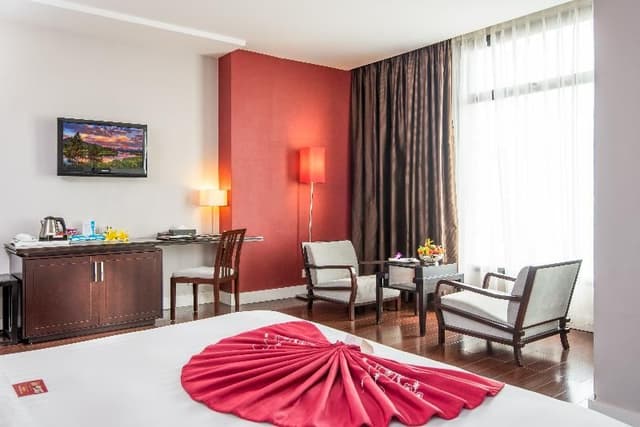JUNIOR SUITE KING SIZE BED