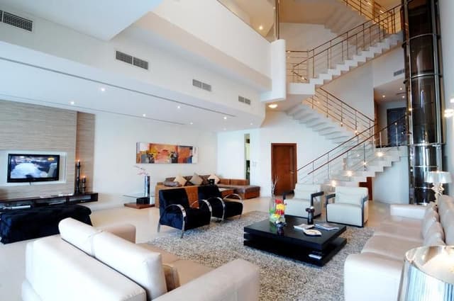 VILLA FOUR BEDROOMS