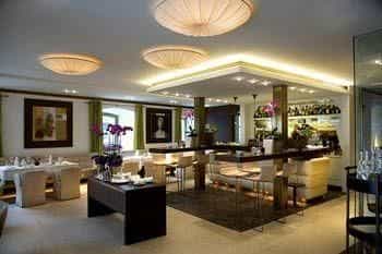 Iris Porsche Hotel & Restaurant