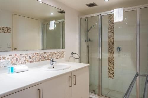 One-Bedroom Apartment - City View