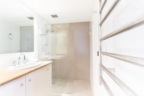 One-Bedroom Apartment - City View