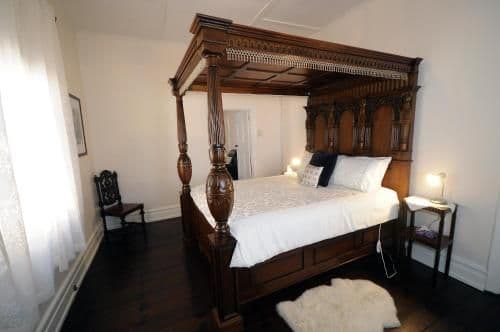 Heritage One-Bedroom Apartment