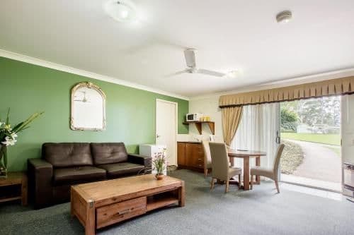 One-Bedroom Suite with Spa Bath