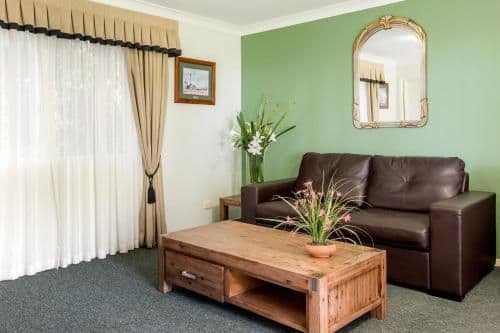 One-Bedroom Suite with Spa Bath