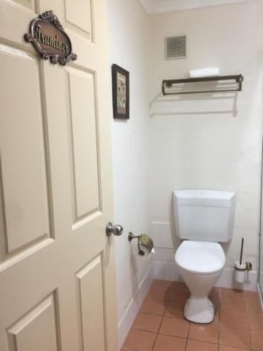 Deluxe Queen Suite