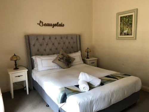 Deluxe Queen Suite