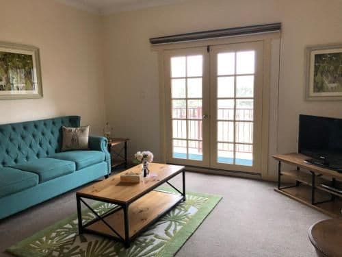 Deluxe Queen Suite