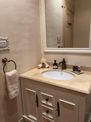 Deluxe Queen Suite