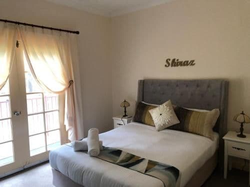 Deluxe Queen Suite
