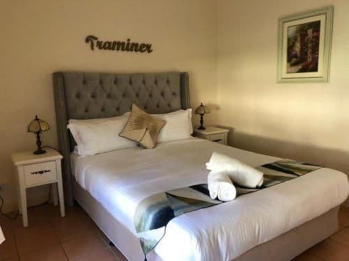 Deluxe Queen Suite