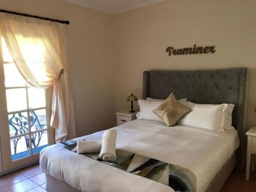 Deluxe Queen Suite