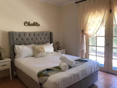 Deluxe Queen Suite