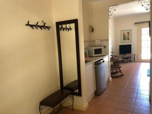 Deluxe Queen Suite