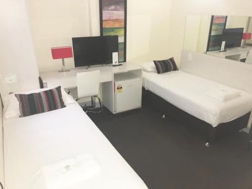 Economy Twin Room with small Bathroom