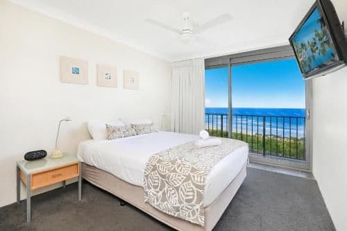 One-Bedroom Apartment with Sea View