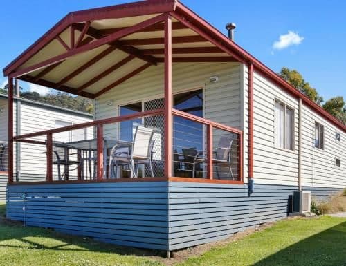 Deluxe Two-Bedroom Cabin with Ocean View