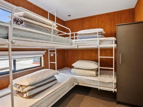 Two-Bedroom Cabin with Spa Bath and Ocean View (6 Guests)