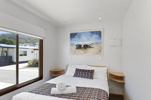 Deluxe Two-Bedroom Cabin with Ocean View