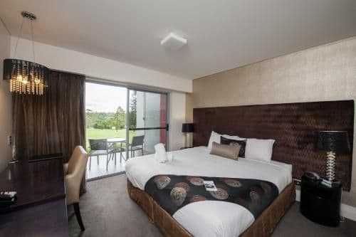 Executive Queen Spa with View