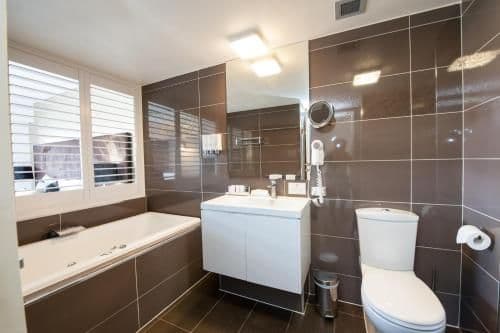 Executive Queen Spa with View