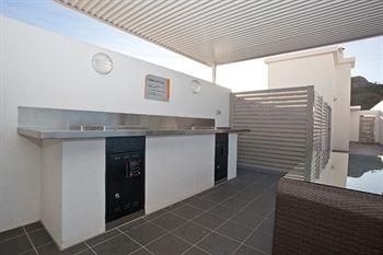 Q Resorts Holborn Apartments1