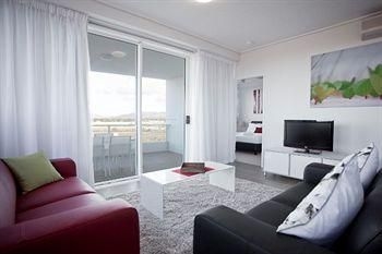 Q Resorts Holborn Apartments0