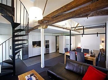 Sullivans Cove Apartments4