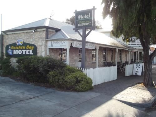 Guichen Bay Motel0