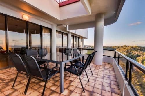 Four-Bedroom Penthouse Apartment with Sea View
