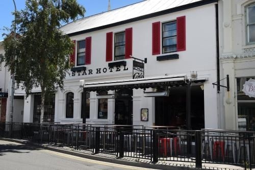 Star Bar Cafe and Hotel0