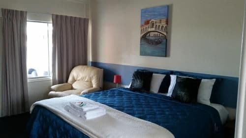 Standard Queen Room
