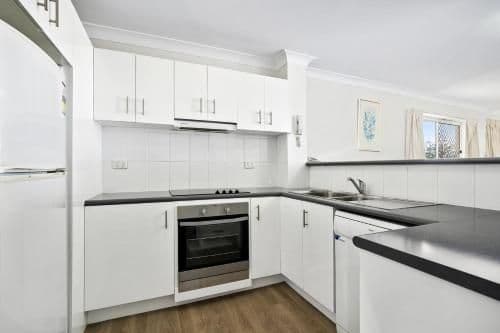 Two-Bedroom Deluxe Apartment with Air-Conditioning