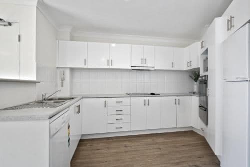 Two-Bedroom Deluxe Apartment with Air-Conditioning