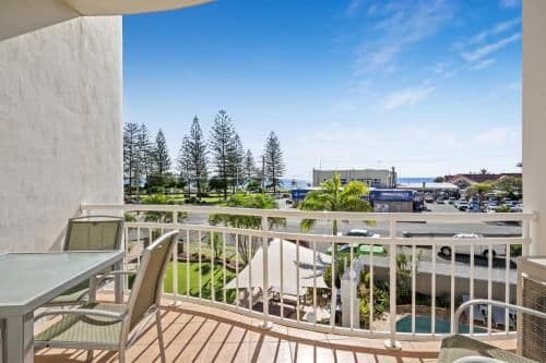 Two-Bedroom Deluxe Apartment with Air-Conditioning